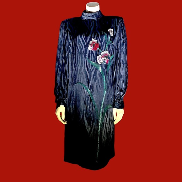 Vintage 100% Silk Black Animal Tiger Zebra Stripe With Beaded Flowers  M/L - Picture 1 of 16
